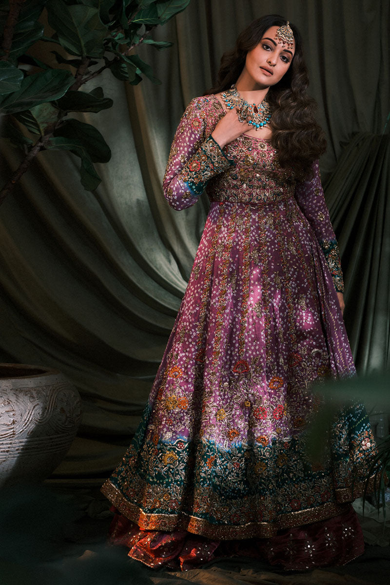 Sonakshi Sinha in Saman