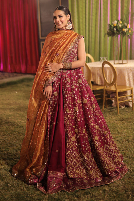 IQRA AZIZ IN ZEB