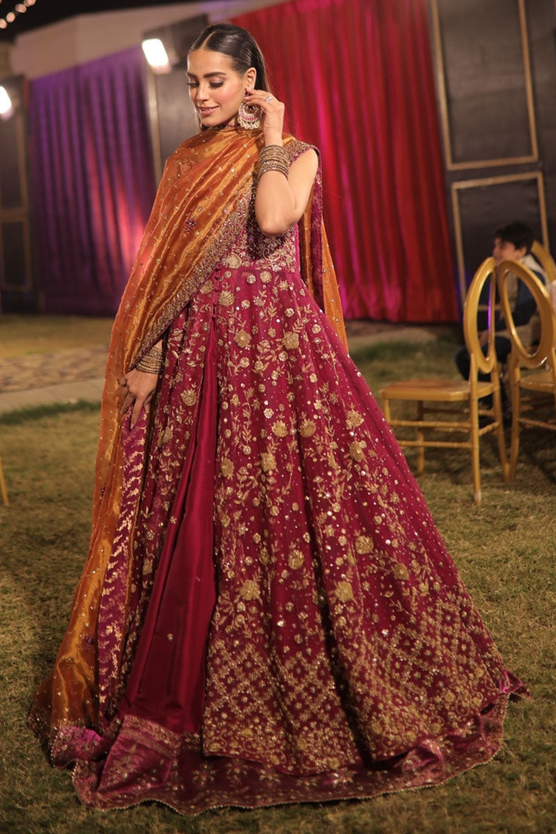 IQRA AZIZ IN ZEB