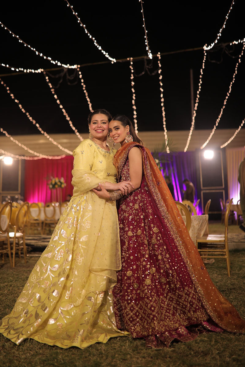 IQRA AZIZ IN ZEB